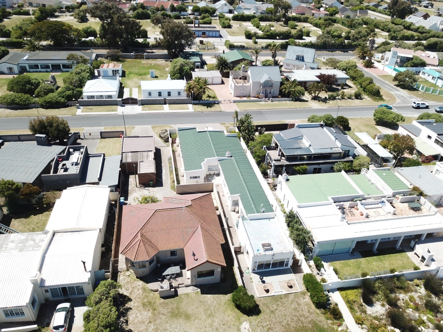 4 Bedroom Property for Sale in Middedorp Western Cape